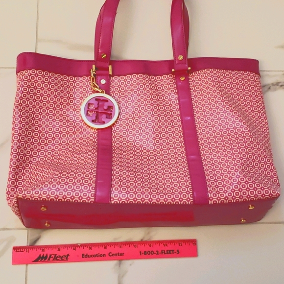 Tory Burch Tote in lovely bright pink - Picture 7 of 7